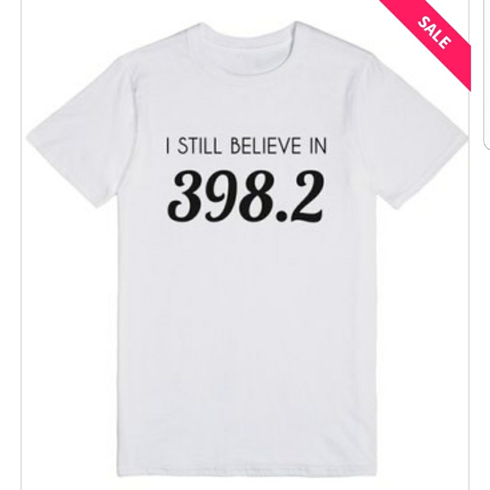 I Still Belive in Fairytales Library Tshirt